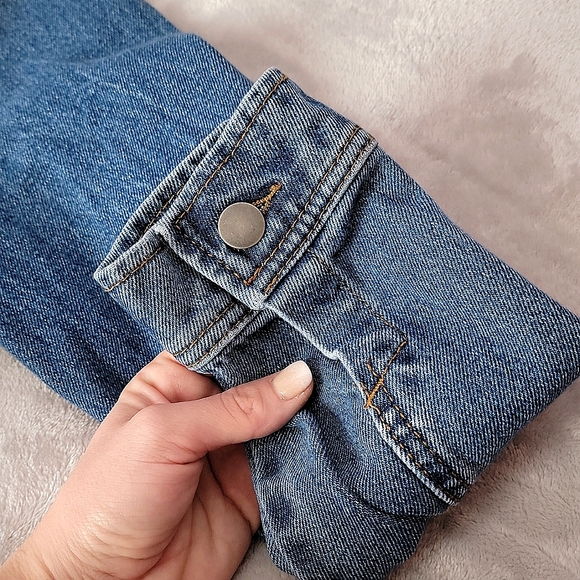 NWOT Wild Fable Cropped Denim Jacket - Picture 8 of 8